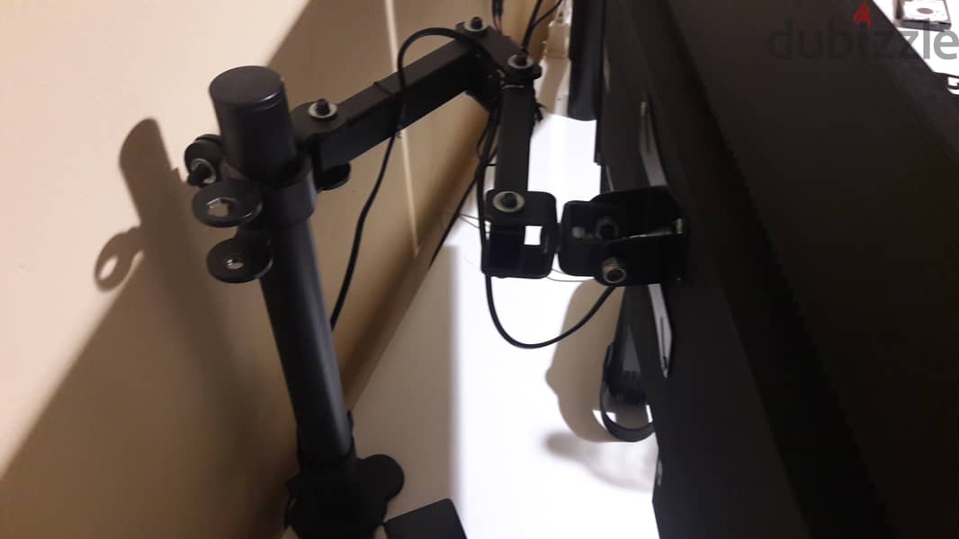 Monitor Mount | حامل شاشة كمبيوتر 2