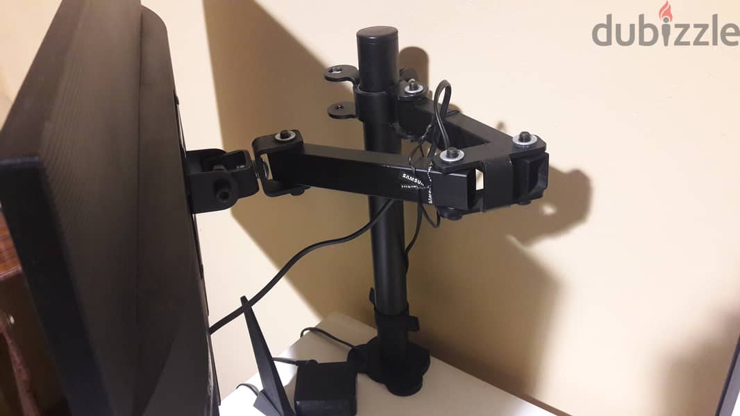 Monitor Mount | حامل شاشة كمبيوتر 6