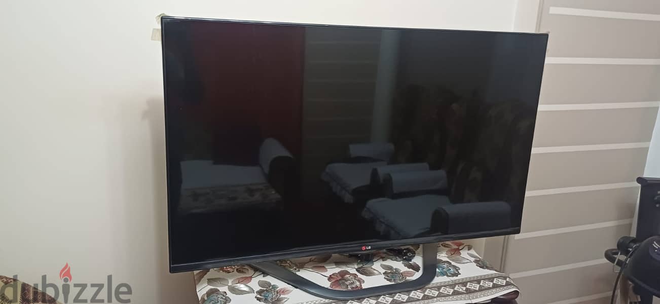 بيع LG 47 inch CINEMA 3D Smart TV LA6600 استعمال خفيف جدا وحاله ممتازه 1