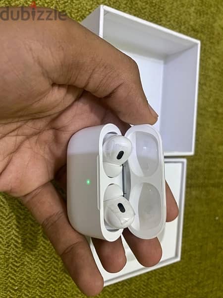 سماعه Airpod ايفون اصليه لم تستخدم 1