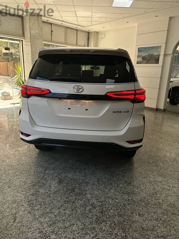 Toyota Fortuner 2025 Sport 3