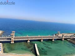 شقة بالروف في ستانلي على البحر 220 م مكيفة sea view (stanly roof)