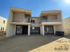 landscape  and  water features  view at Badya  palm hills   باقل  سعر  متر  امتلك  تاون هاوس 190 متر  4 غرف  للبيع  في  6 اكتوبر  بجانب  مول  مصر