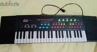 Miles Electronic Keyboard 0