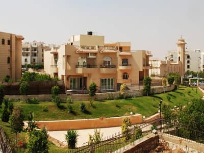 Zizinia Gardens ستاندالون للبيع 321م فى زيزينيا جاردنز