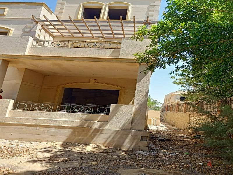 Zizinia Gardens ستاندالون للبيع 321م فى زيزينيا جاردنز 1