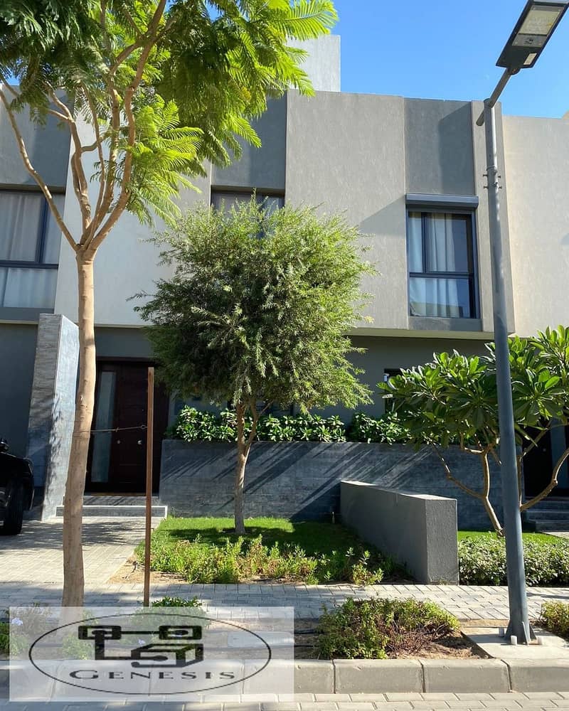 own a standalone villa in a prime location in the heart of Al Shorouk City, within the Al Burouj compound 18