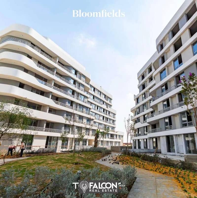 شقة دور ارضى بحديقة متشطبة بالكامل بالتجمع الخامس بكمبوند بلومفيلدز Bloomfields Compound 5