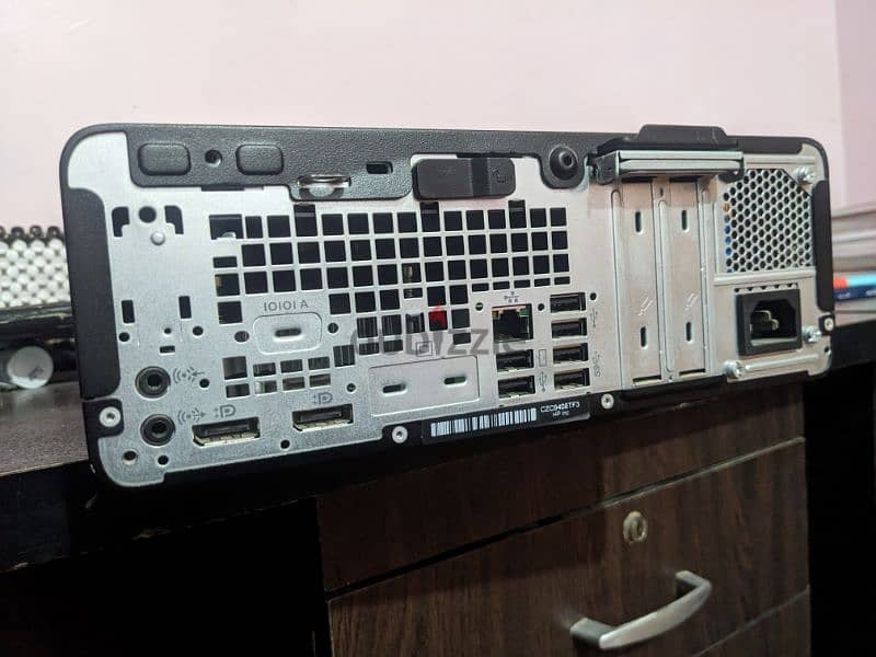 HP EliteDesk 705 G4 SFF 1