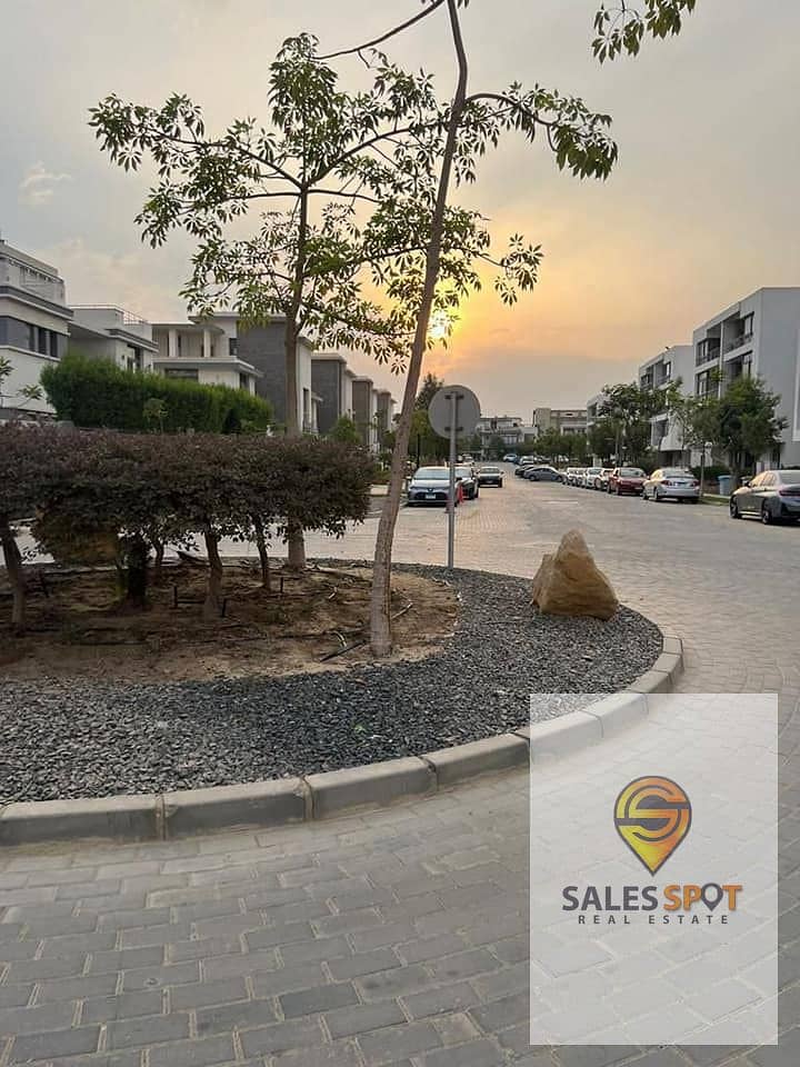 In Taj City Compound, I own an apartment With Garden for sale with a distinctive division and a 42% cash discount, directly in front of Cairo Airport 9