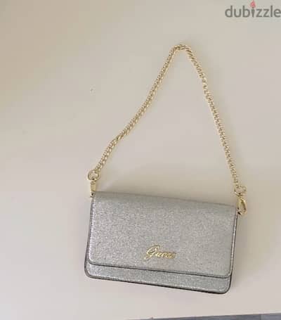 حقيبه من guess اصليه سهره