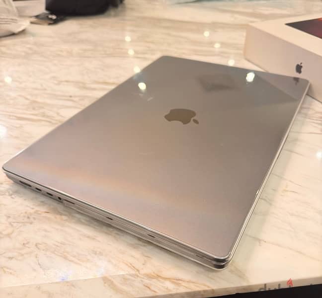 MacBook Pro 16 inch M1 Pro 4