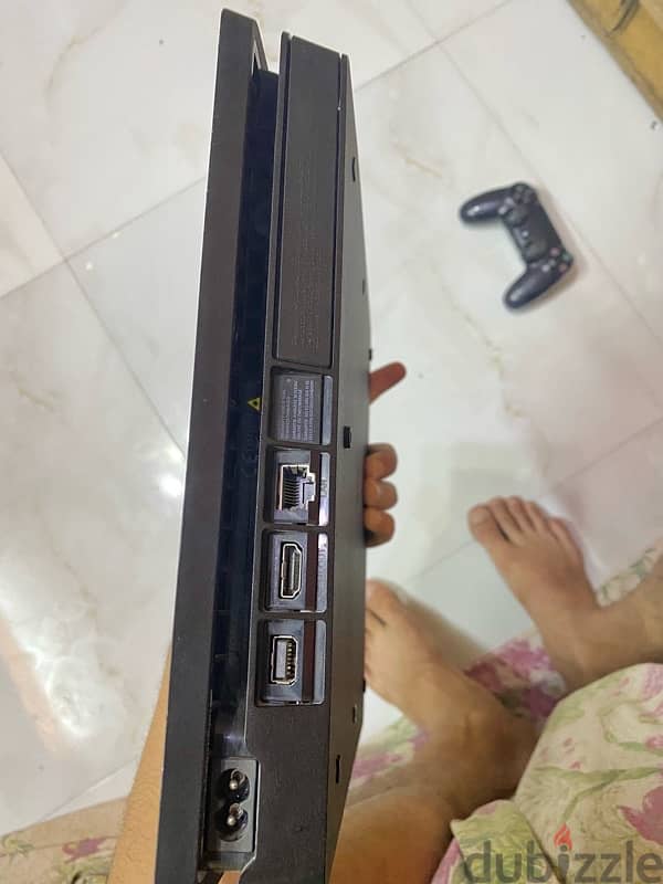 ps4 slim 1