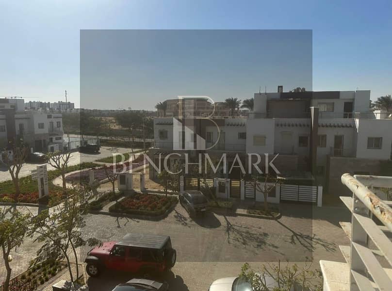 Apartment for sale 154 meters with a garden in Garden Lakes Hyde Park 6th of October Compound next to Al Gezira Club and Palm Hills in installments 12