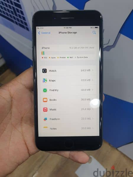 ايفون ٨ بلص حالة نادرة مساحة ٢٥٦ بطارية ٩٣  الحاله ممتازه متفتحش 4