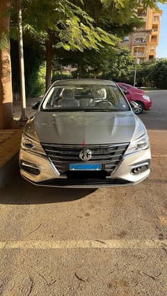 MG5 Luxury 2025 عداد 80 كم رخصت و لم تستخدم