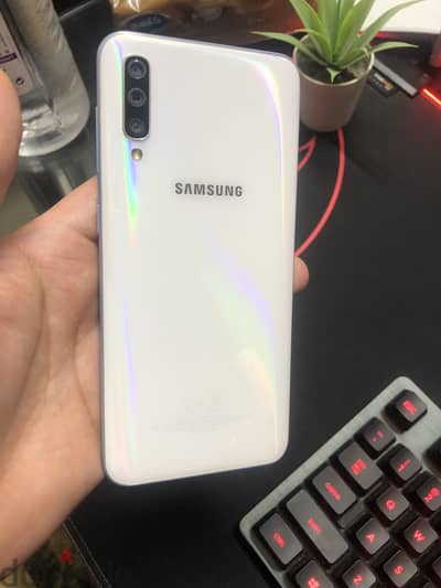 Samsung Galaxy A50 4GB RAM, 128GB Storage