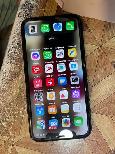 للبيع iphone xr بحالة ممتازة