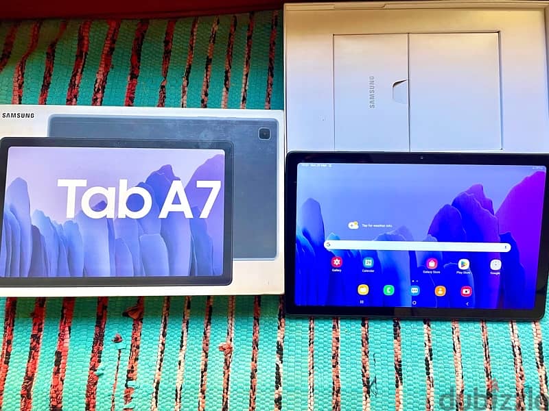 Samsung tab A7 with box 0