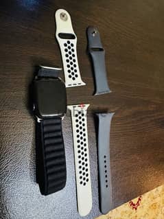 Apple Watch Series 7 (45mm) used few times.