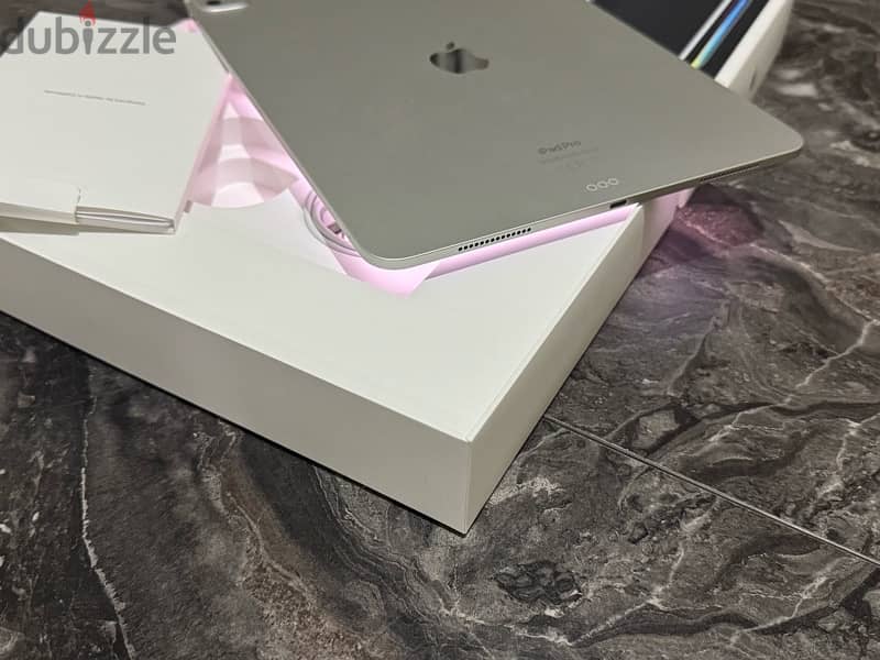 Ipad Pro M4 13 Inch  جديد تماما بدون ولا خدش 1