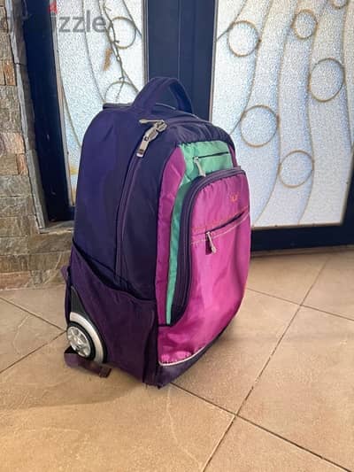 original Bz school backpack size20 used in excellent condition trolley