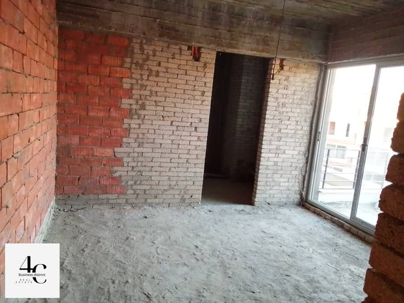 Townhouse Middle 225m For Sale ready to move With Installment In Palm Hills New Cairo 8