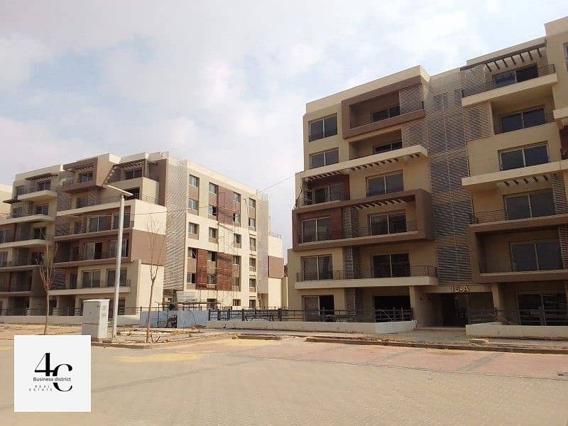 Ready to move Apartment 183m for sale corner Lowest price in palm hills new cairo 2