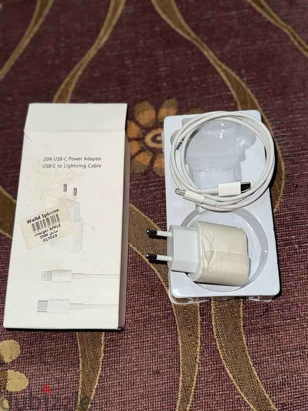 20W USB-C Power Adapter USB-C to Lightning Cable 2