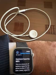 apple watch se Gen 2  98 b with original cabel