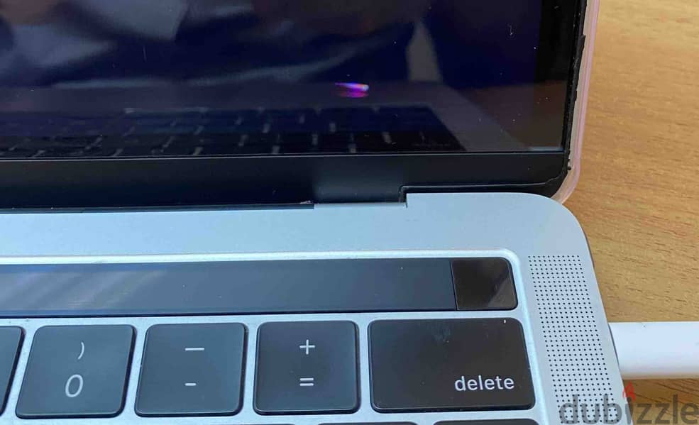 MacBook Pro (13-inch, 2018, Four Thunderbolt 3 ports) Touch Bar 7