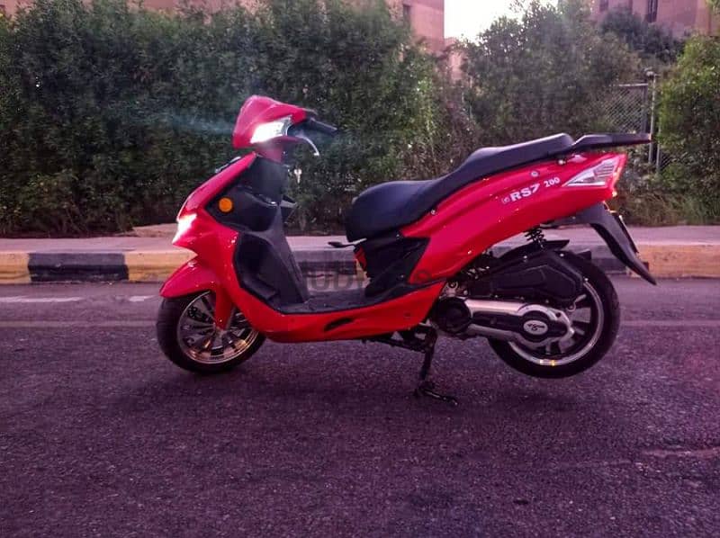 سكوتر ايجوس rsz 200 4