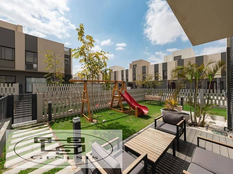 Get a townhouse with a distinctive view in Al Burouj Compound, New Cairo 9