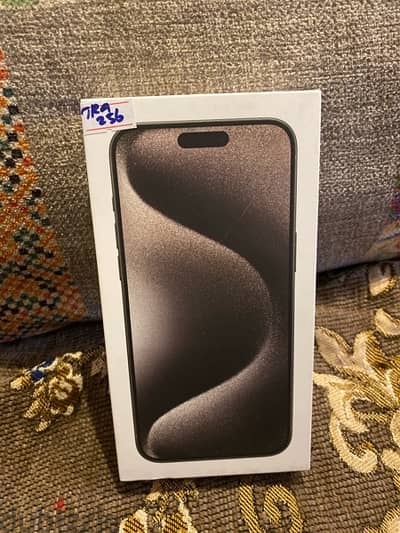 iPhone 15 pro max 256 natural titanium