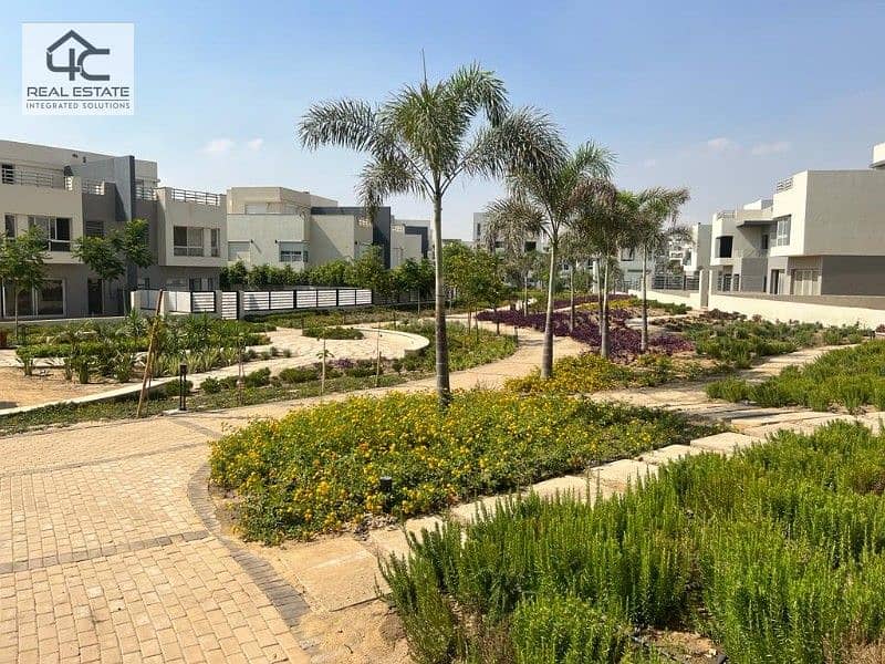 with the old price for quick sale, own a townhouse ready to move and inspect in a prime location in the heart of New Cairo 2