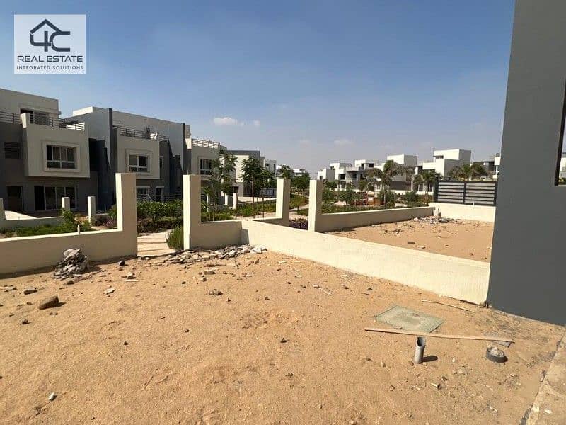 with the old price for quick sale, own a townhouse ready to move and inspect in a prime location in the heart of New Cairo 10