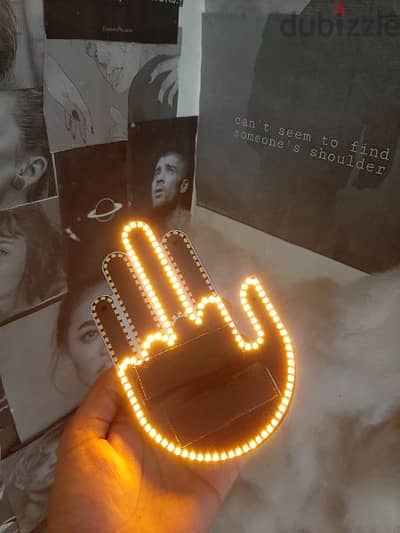 middle finger car light