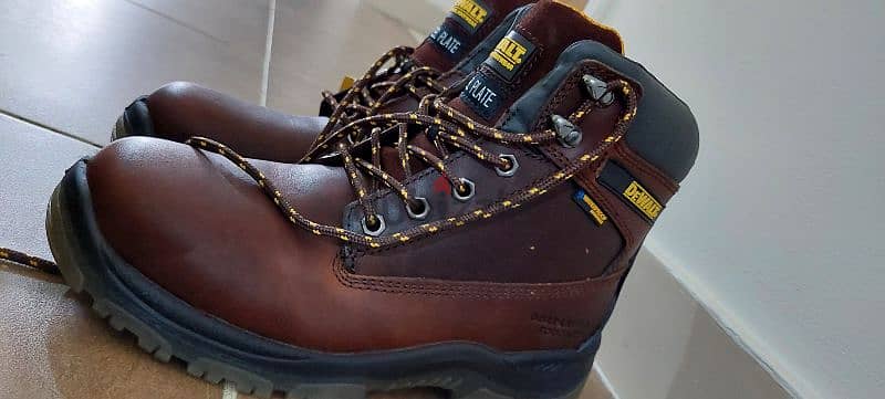 DEWALT SHOSE SIZE 41 NEW safety 4