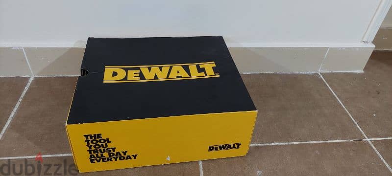 DEWALT SHOSE SIZE 41 NEW safety 11