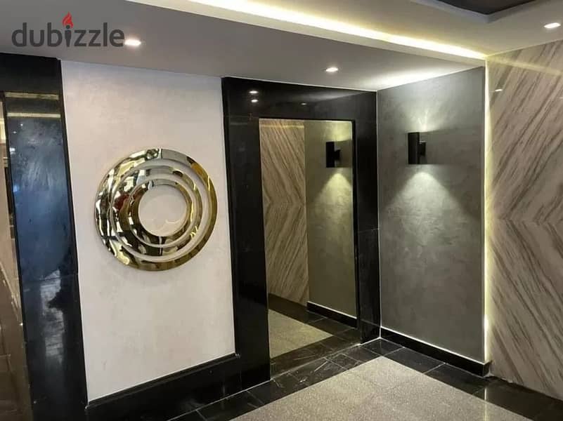 Apartment for sale in October without commissions with an antique marble entrance, with underground parking and an external storage in the Sun Capital 5