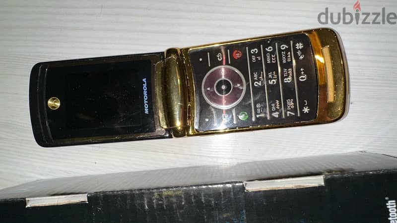 motorola razer v8 gold edition 3