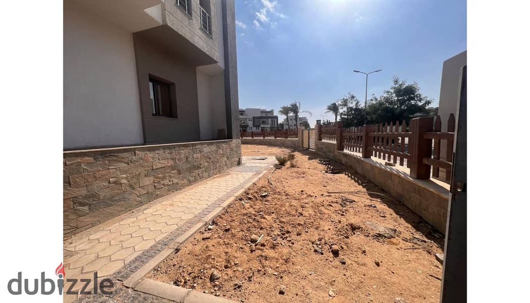 Town House  for sale bua 450m - 550 garden El shorouk ( wesal views  ) 2