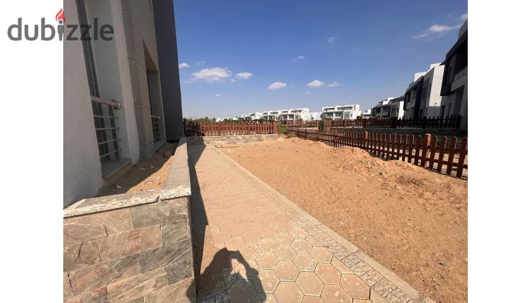 Town House  for sale bua 450m - 550 garden El shorouk ( wesal views  ) 4