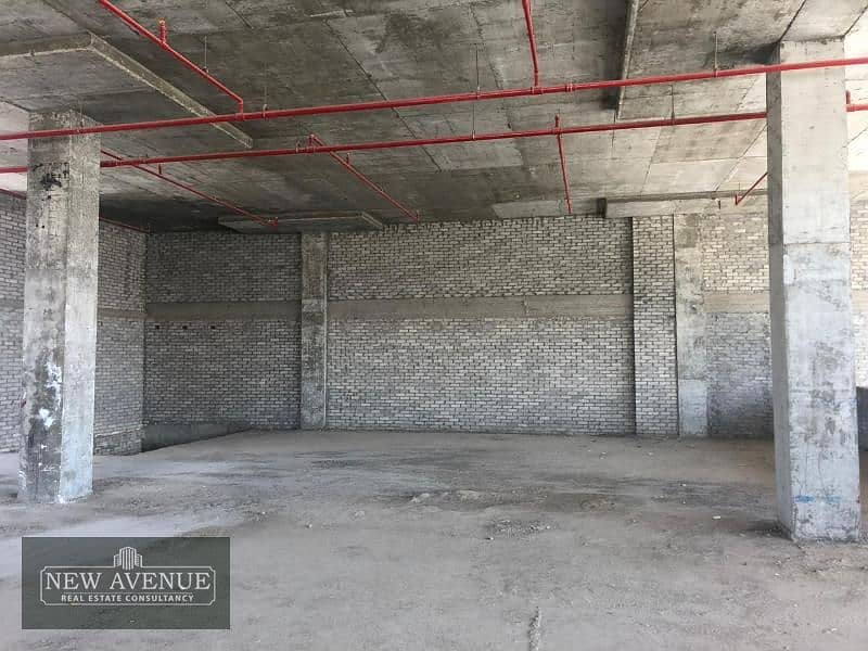 Duplex retail 621m | Prime location | Sheikh Zayed 4