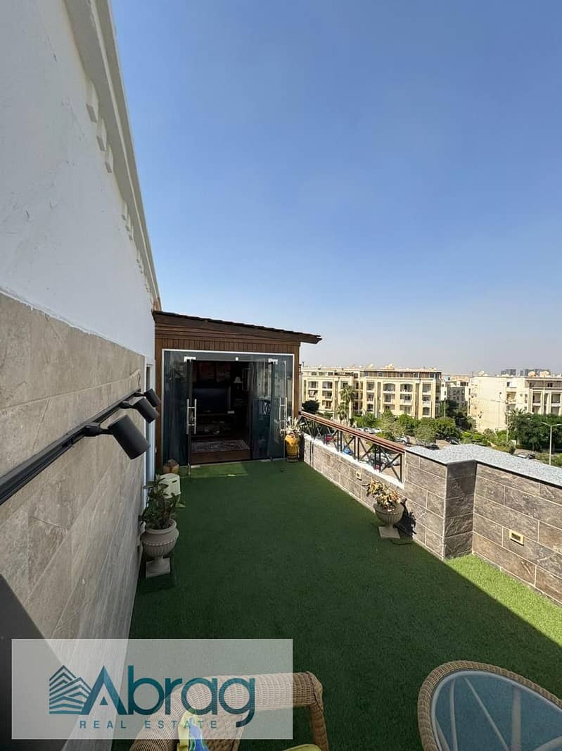 For sale penthouse 180 sqm + 30 sqm finished roof in Hadayek El Mohandiseen Compound, Sheikh Zayed 4