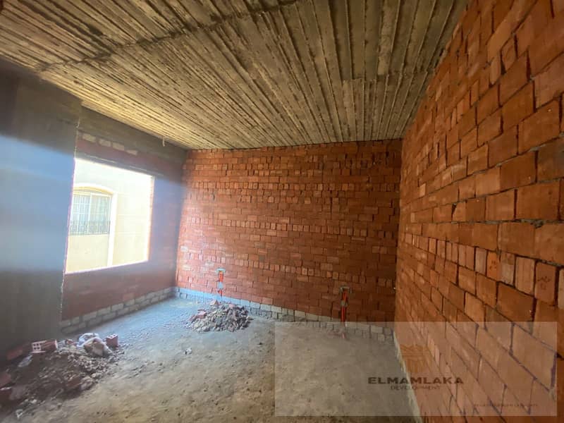 Apartment for sale in the best location in Sheikh Zayed, a real estate opportunity, a very distinctive apartment, 190 meters, hotel entrances and mode 7