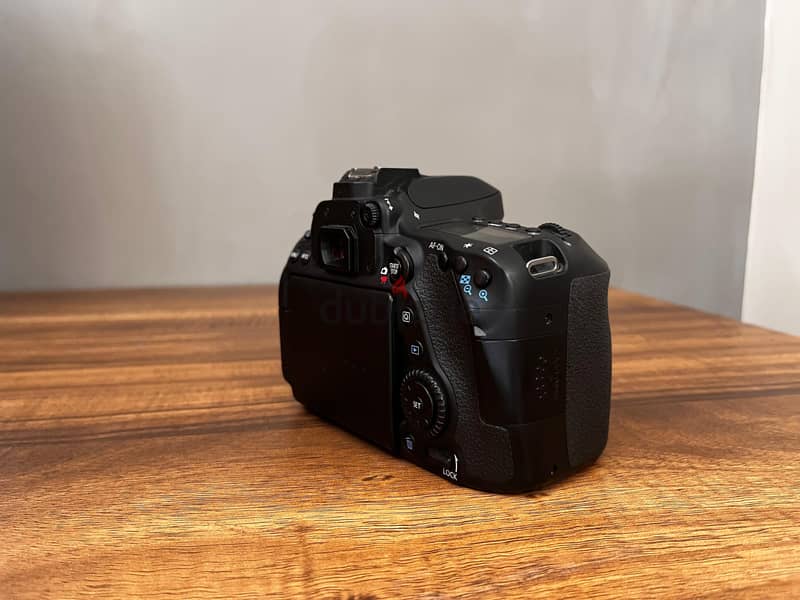 Canon 80D with 18-135 mm Kit lens - Perfect Condition 3