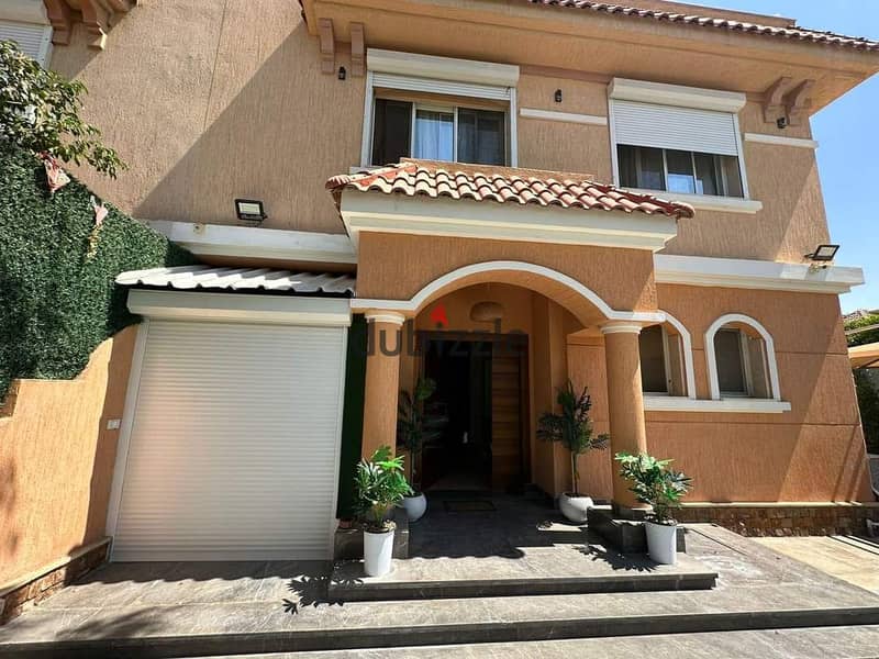 A villa with special finishes, immediate delivery, in Madinaty, 270 square meters B1 8