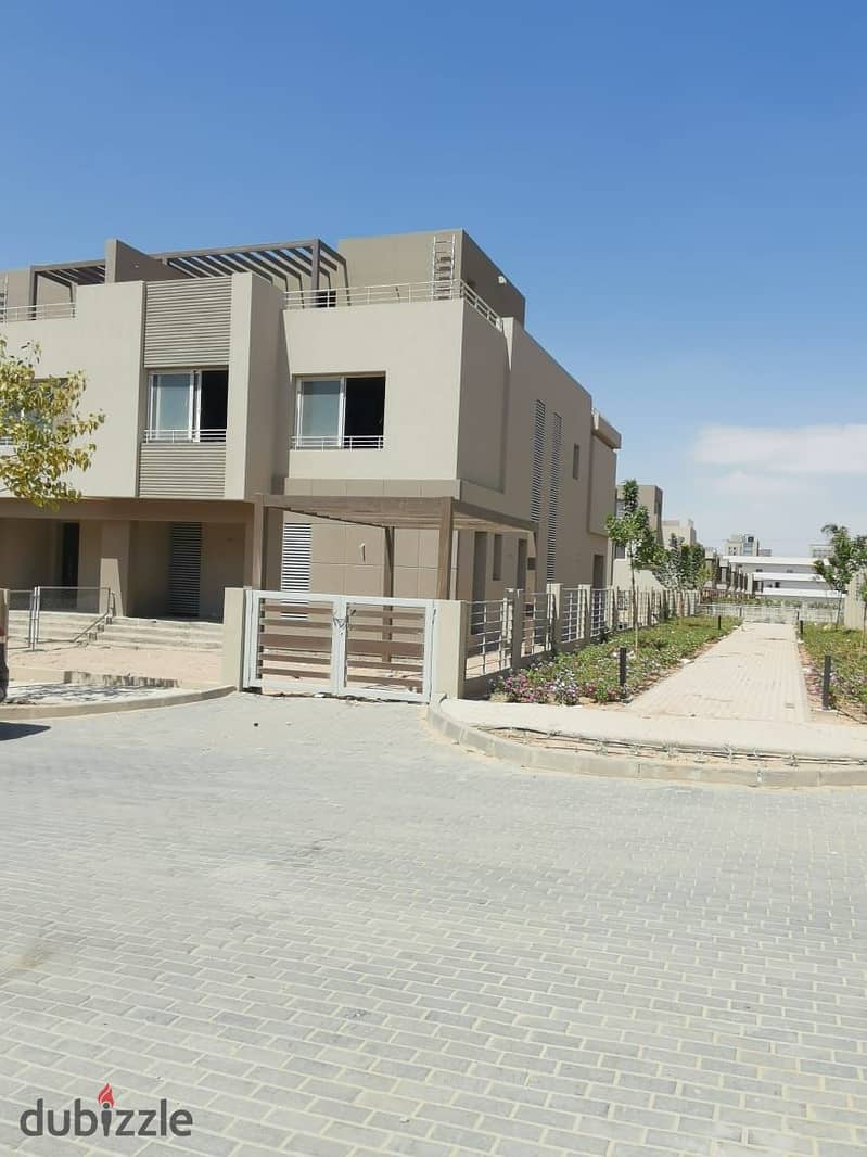 twin house corner 440m for sale in palm vally compound ready to move 0