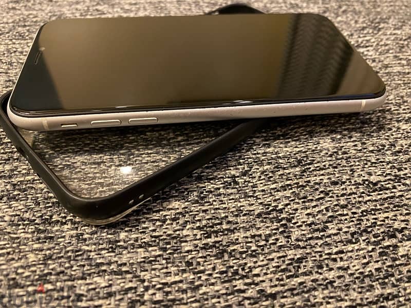 iPhone XR 128GB 3